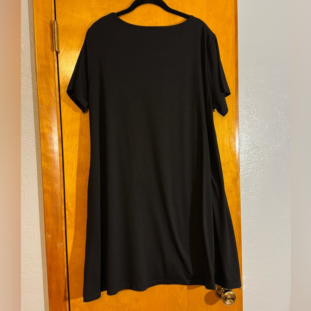 Black Short Sleeve T-shirt Dress